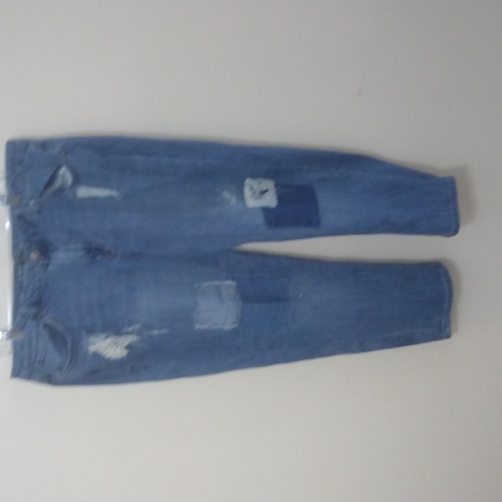 LANE BRYANT DISTRESSED HOLE IN JEANS SIZE 18